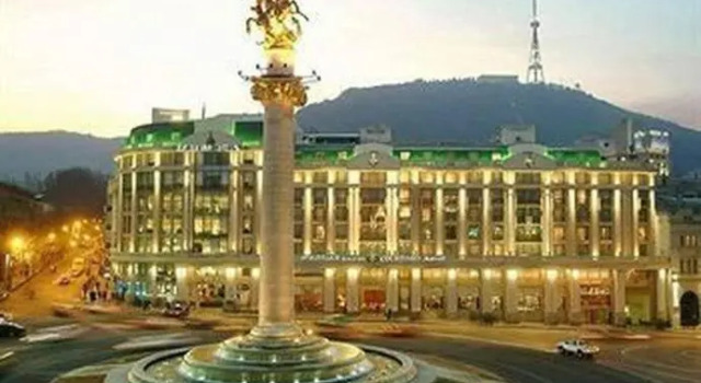 Parilament on Rustaveli 4 rooms, Book Hotel Hotels in Tbilisi Region with a Pool, Swimming Pool