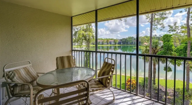 Апартаменты 3 Mi to Beaches: Naples Condo w/ Pool Access!