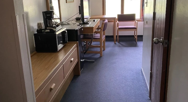 Standardowy czteroosobowy rodzinny pokój i balkonem Lumberjack Inn