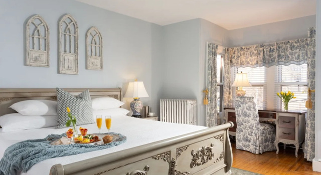 Люкс Premium Cornerstone Bed and Breakfast