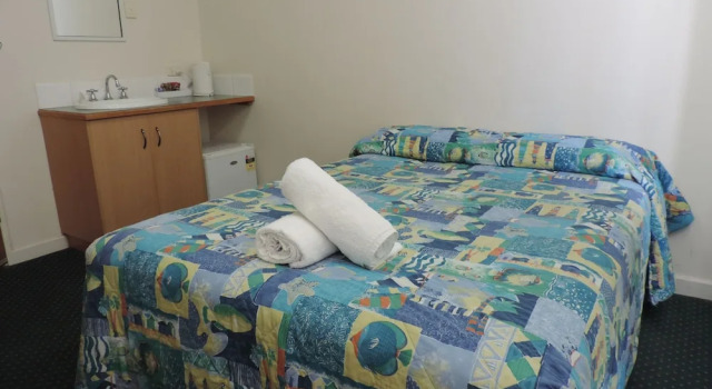 Номер Economy OSheas Royal Hotel