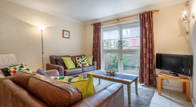 London Tower Bridge Apartments, Забронировать Апартаменты/квартира Отели Лондона с бассейном, рядом с Дхарма-центр «Кагью Самье Дзонг» в Лондоне, Бассейн