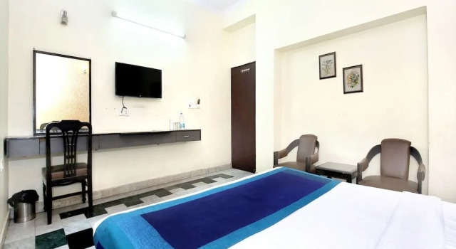 OYO 10111 Hotel Roopa International, Varaa Hotelli Hotellit Punjab pysäköinnillä, Pysäköinti