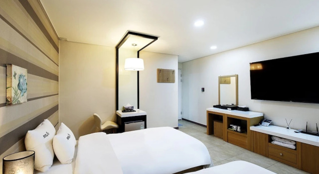 Двухместный номер Standard White Tourist Hotel