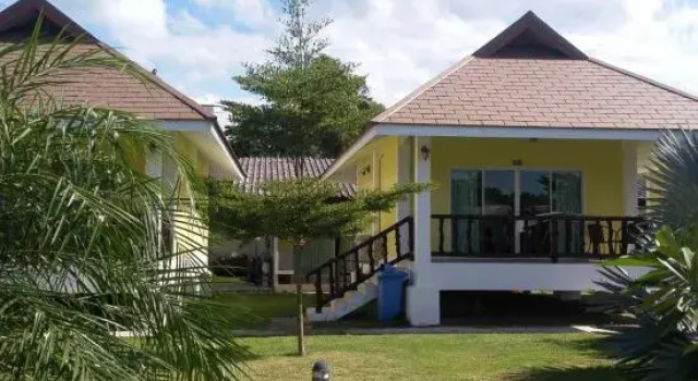 Семейный номер Standard с видом на бассейн Thipburee Resort
