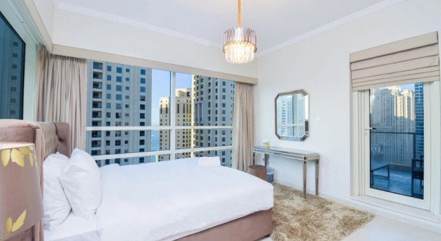 2B Apt With Waterfront View JBR, Забронировать Отель Джумейра , рядом с Dubai Marina Yacht Club