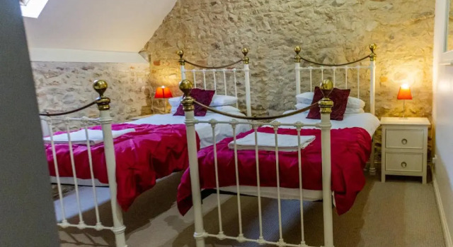 Апартаменты Hills Farm Stays