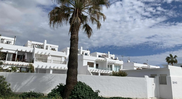 Apartamento F1 Urb Las Cañas