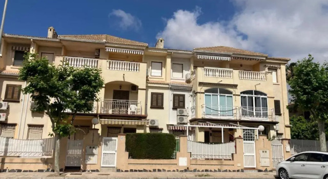 067 - Parque y playa 004 - comfortHOLIDAYS, Забронировать Отель Отели в центре Санта Полы, в центре