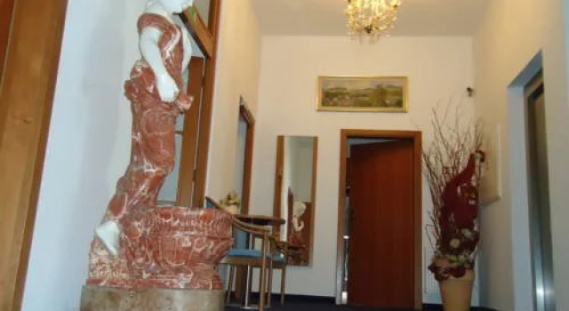 Hotel Apollon, Rezerwuj Hotel Litomerice Czech central mountains