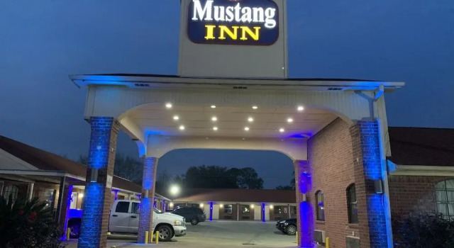 Luxury Inn and Suites