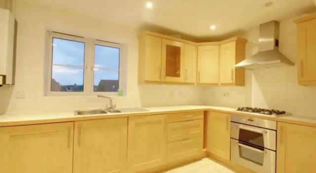 Апартаменты 2 Double Bed Flat, En-suite, Top Floor, With Private Parking