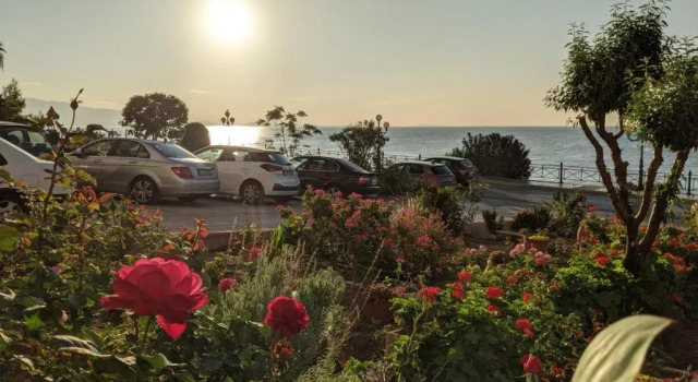 Апартаменты Luxurious Sea View Apartment