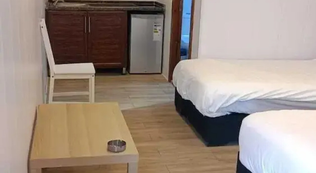 Rum Pillars Camp, Rezervați Hotel Hoteluri în Disah cu parcare, Parcare