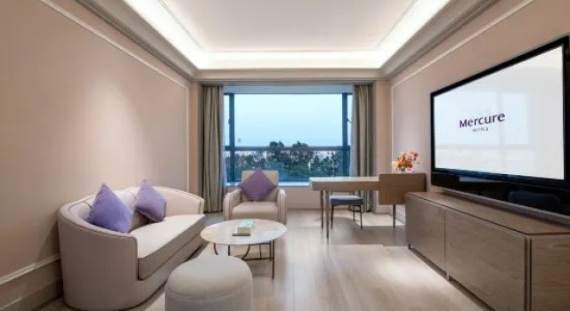 Люкс Deluxe Mercure Guangzhou Baiyun International Airport