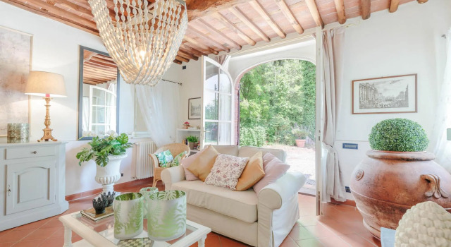 Villa Coccinelle in Pieve di Compito, Rezerwuj Willa Pieve Toskania