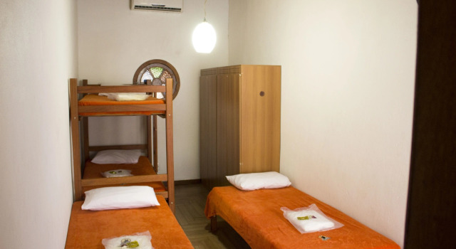 Hostel República, Забронировать Хостел Отели Рио-де-Жанейро с парковкой, рядом с Пристань для яхт Марина-да-Глория, Парковка