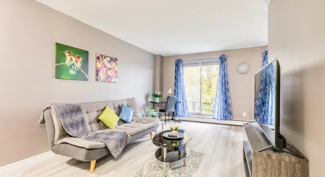 1BR King Apartment With Netflix- Near DT Hamilton, Varaa Huoneisto Hamilton 
