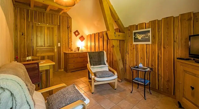 chambre d'hôte Chez Tourache, Rezerwuj Hotel Hotele w Owernia z parkingiem, Parking