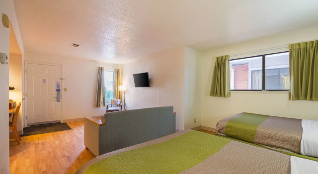Studio 6 Extended Stay - Greensboro, NC, Забронировать Отель Гринсборо Северная Каролина, рядом с Торговый центр Four Seasons