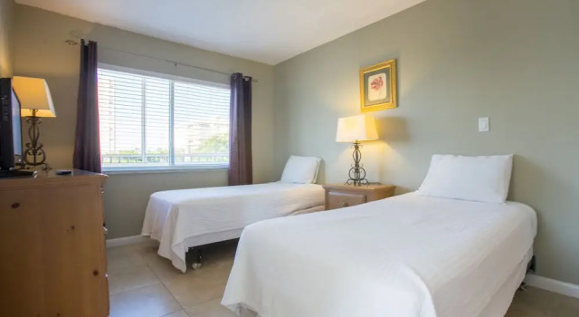 Люкс с 2 комнатами Marco Beach Vacation Suites