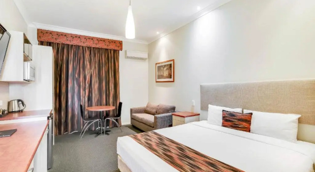 Номер Standard с балконом Prince of Wales Hotel