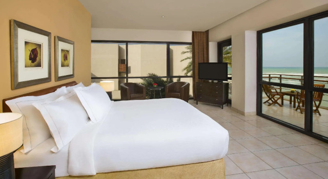 Вилла Royal с 4 комнатами Hilton Kuwait Resort
