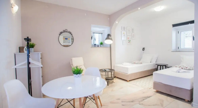Студия Comfort Apartments Emotha