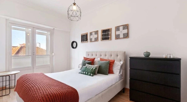 Minimalist 2bdr Apt in Lisbon, Excellent Location