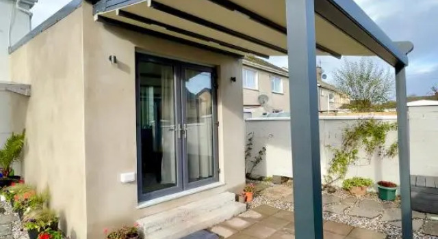 Апартаменты Newly renovated 1 bedroom flat with garden pergola