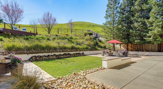 Коттедж Fairfield Wine Country Getaway w/ Backyard Oasis!