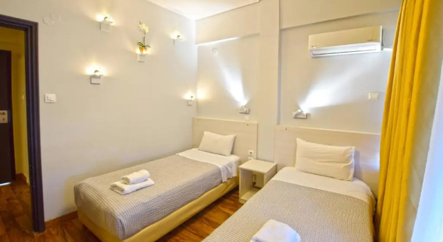 Четырёхместный номер Standard Johns Hotel