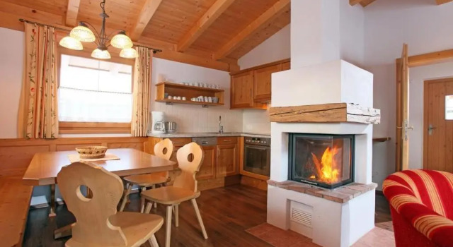 Коттедж c 1 комнатой Das Resort Brixen