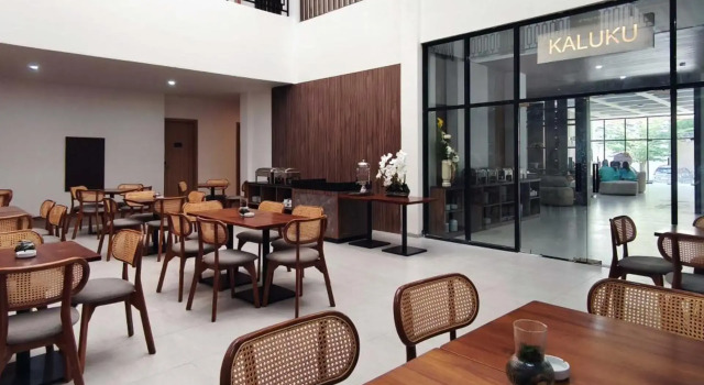 Khas Palu Hotel, Prenota Hotel Hotel economici a Sulawesi