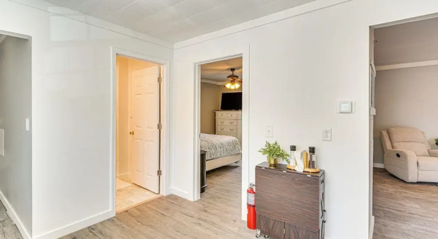 Close to Shops, Eats & Hospital: Roxboro Retreat, Забронировать Дом для отпуска Роксборо Северная Каролина