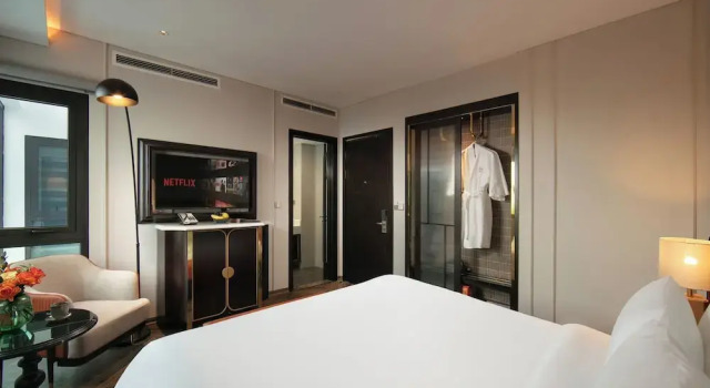 Двухместный номер Deluxe с видом на город Le Premier Hotel & Rooftop Bar