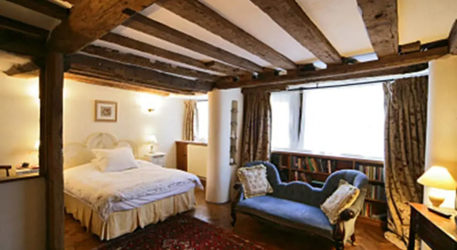 S. Howard Bed & Breakfast