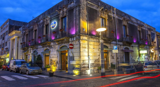 Sicilia Etna Mare, Забронировать Отель Отели в центре Рипосто с завтраком, отели в центре Рипосто с завтраком
