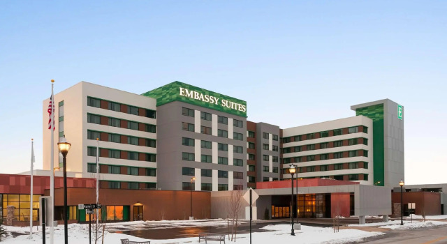 Номер Standard Embassy Suites by Hilton Salt Lake West Valley City