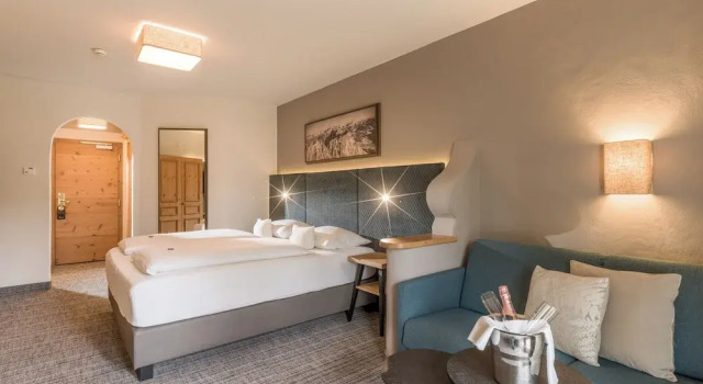 Четырёхместный семейный номер Standard с балконом Hotel & Spa Sonne 4 Sterne Superior