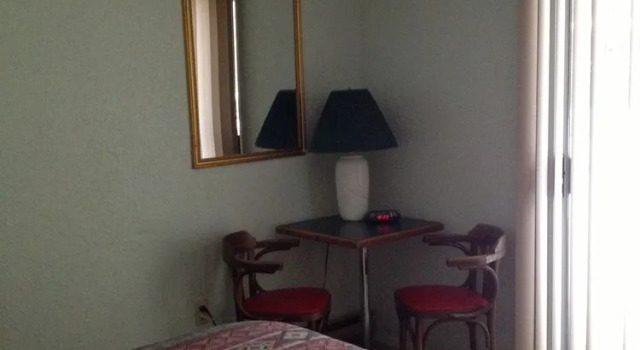La Villa Motel, Đặt Nhà nghỉ ven đường Okanagan Falls 