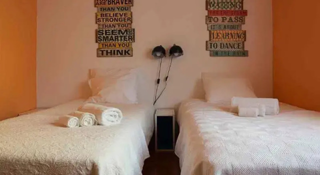 Carcavelos Surf Hostel, Rezervovat Hotel Wellness hotely v Lisbon Region, SPA