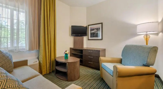 Номер Standard Candlewood Suites Fort Myers/Sanibel Gateway by IHG