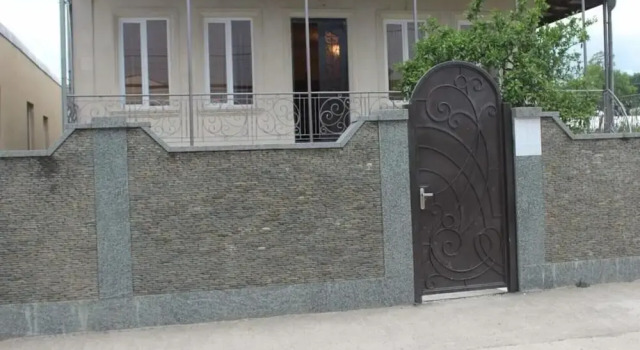 Guest House Elegance, Rezervovat Penzión Hotely v Imereti s parkováním, Parkování