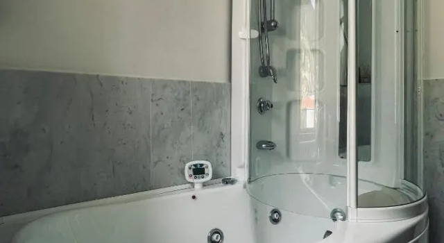 Полулюкс Deluxe RL - Boutique Suites & Apartments