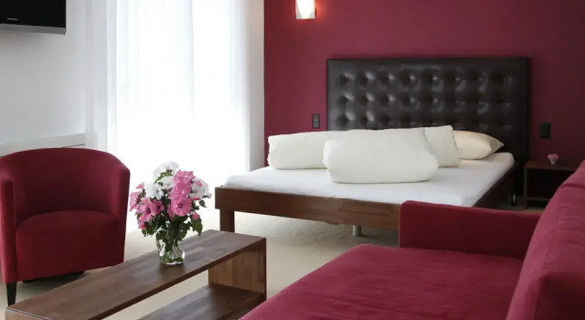 Полулюкс Swiss Heidi Hotel