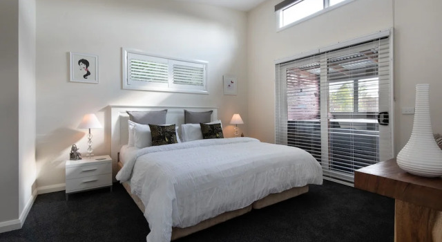Oblique, Book Hotel Hepburn Springs 
