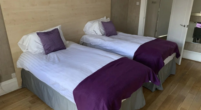 Апартаменты The Village Tavern Apartment