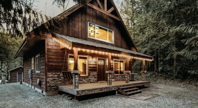 22mbr - Wi-fi - Fireplace - Pets Ok - Sleeps 8 4 Bedroom Cabin by Redawning, Réserver Maison de vacances Glacier États-Unis