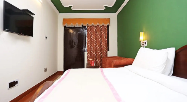 OYO Flagship 161 Highcourt Nainital, Rezervovat Hotel Nainital Uttarakhand